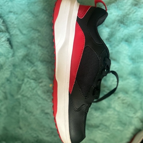 Under Armour Black and Red Athletic Shoes with Lace-Up Design main image 4